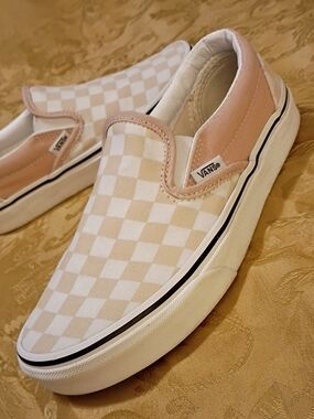 Vans Slip-On Checkerboard in Pink & Blush Women's 6.0 Men's 4.5